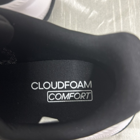 Adidas Cloudfoam comfort sneakers (size 9) - Picture 5 of 8
